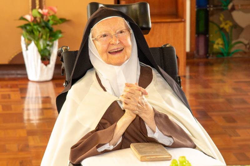 Hoje recordamos 4 anos da Páscoa de Irmã Maria Stella do Sagrado Coração de Jesus