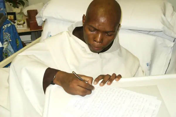 Jean-Thierry Ebogo: o jovem santo que nasceu em meio ao sofrimento.